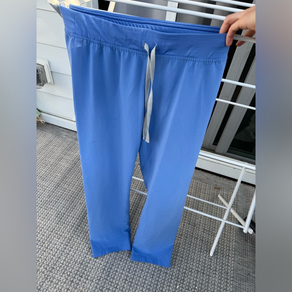 Figs ceil blue Livingston small tall